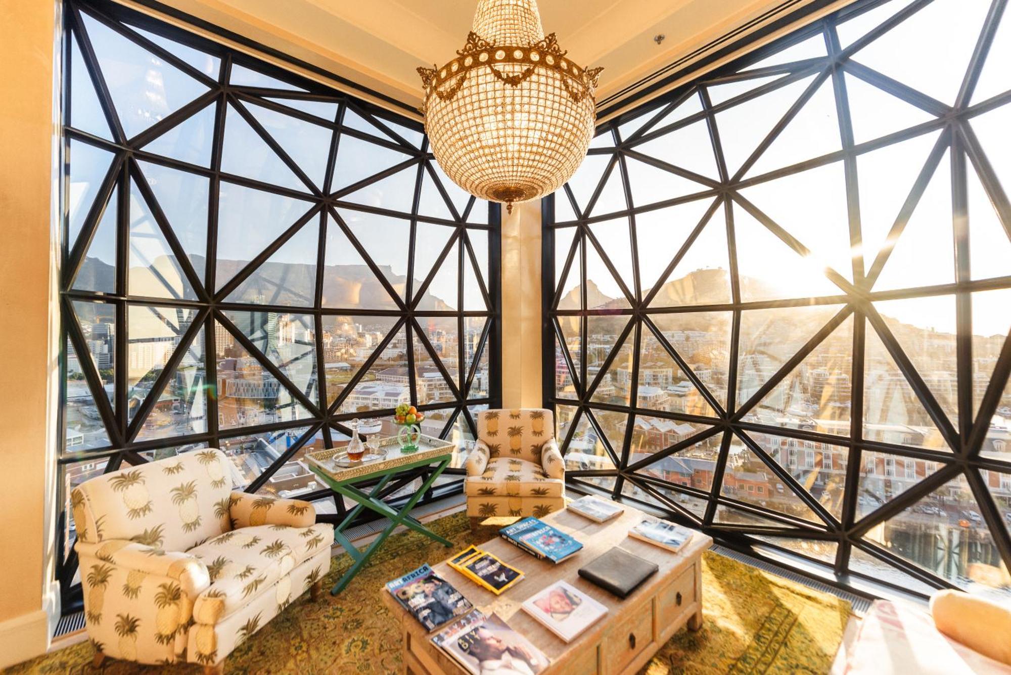 Penthouse,614105995:JPEG
