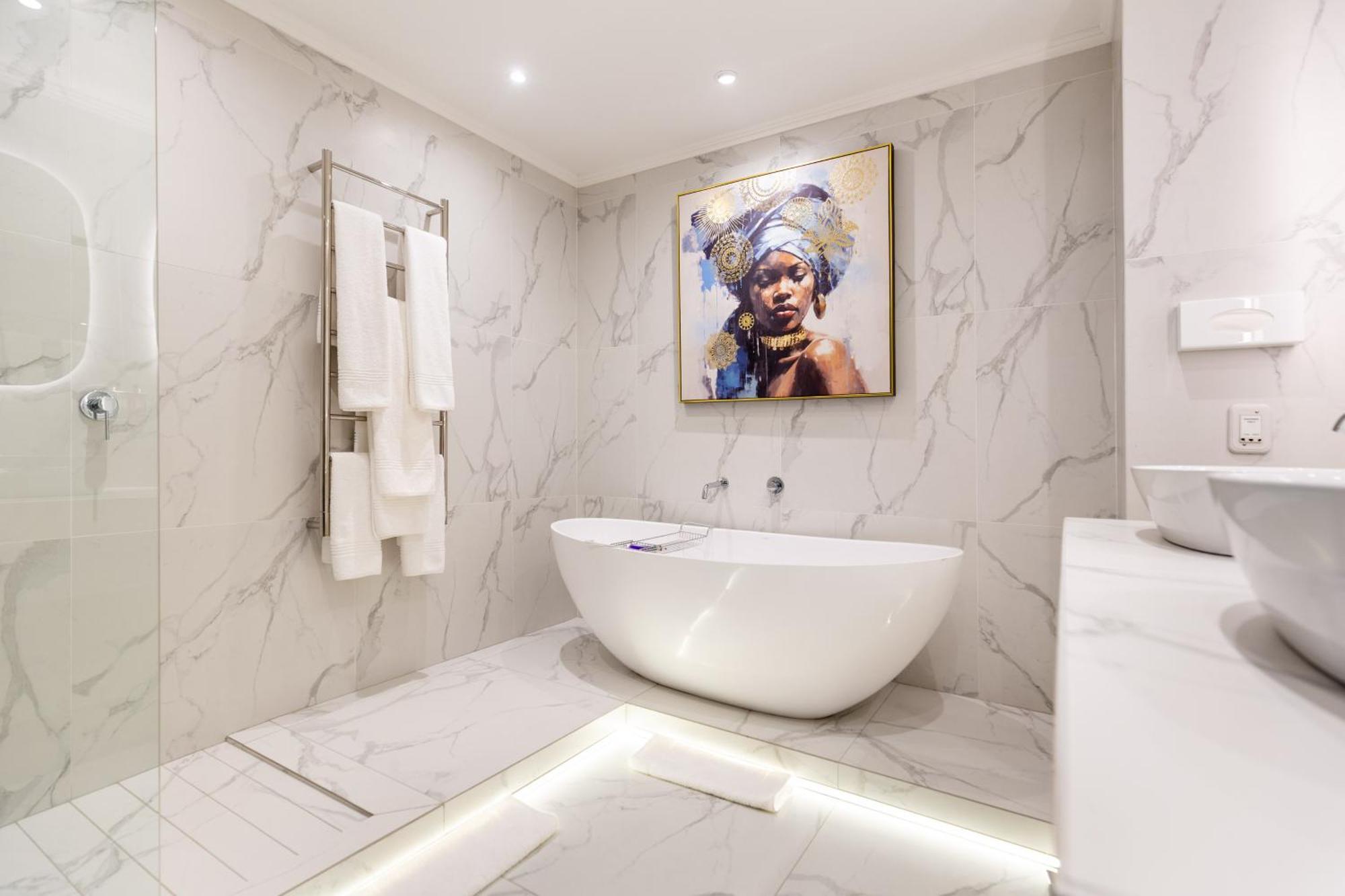 Deluxe Suite,1665395943:JPEG